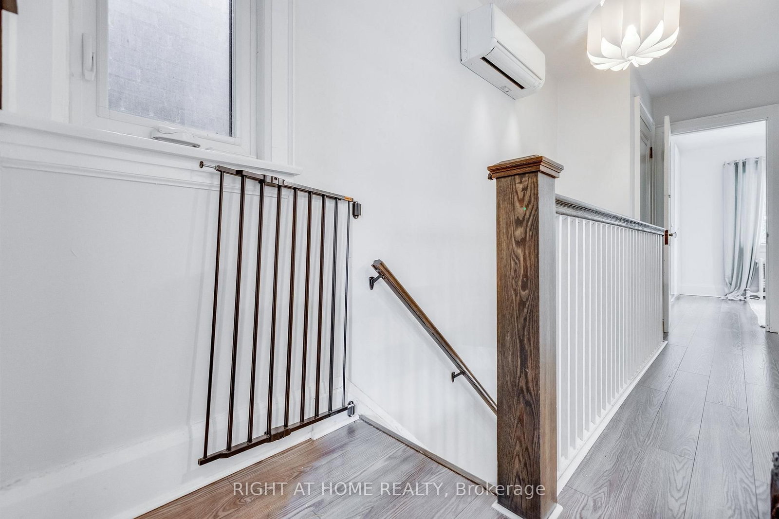386 Winona Drive • Toronto, ON photo 17
