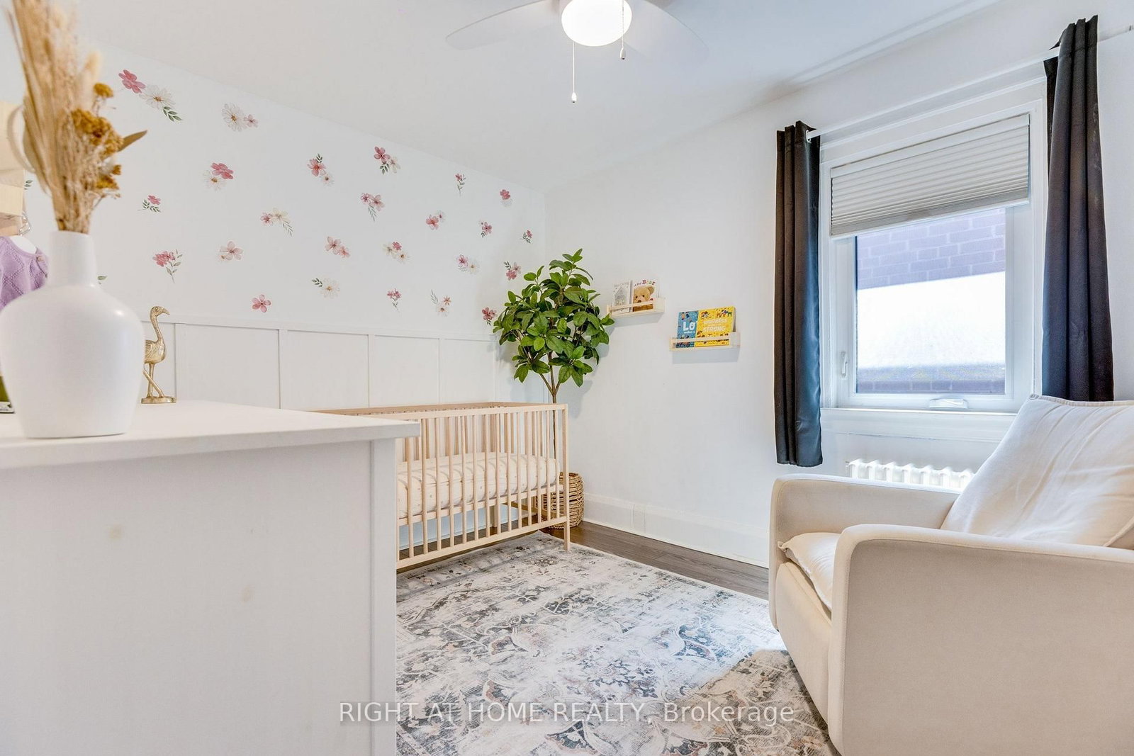 386 Winona Drive • Toronto, ON photo 21