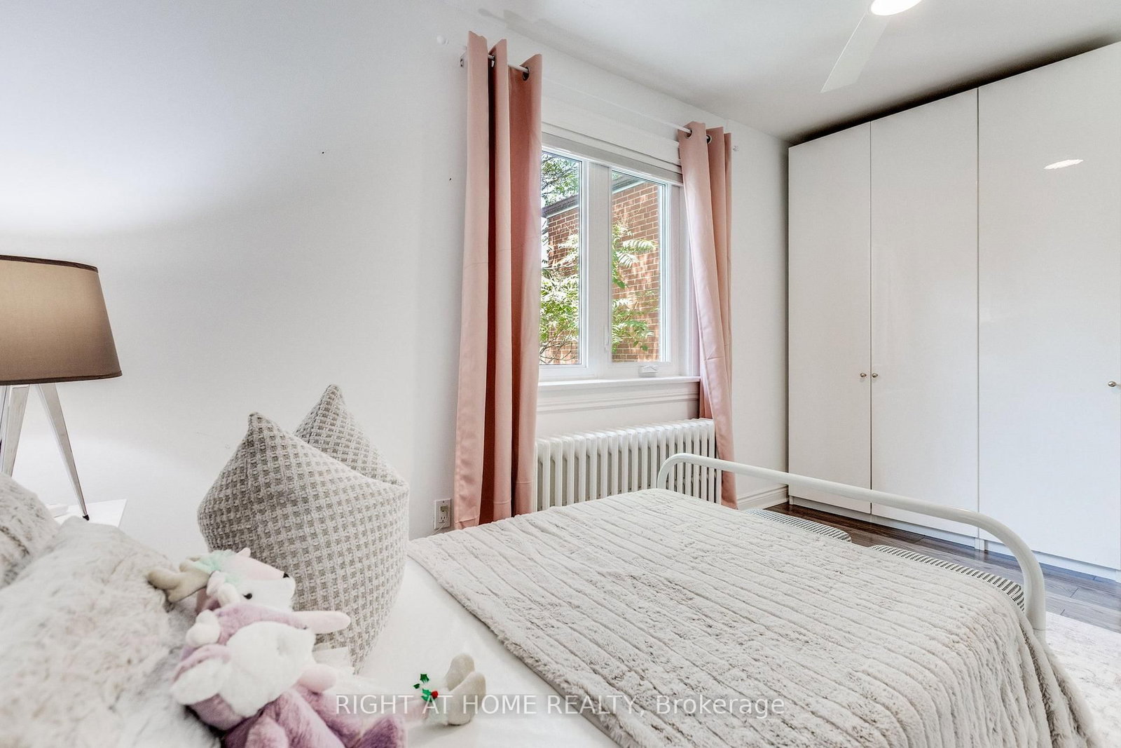 386 Winona Drive • Toronto, ON photo 24