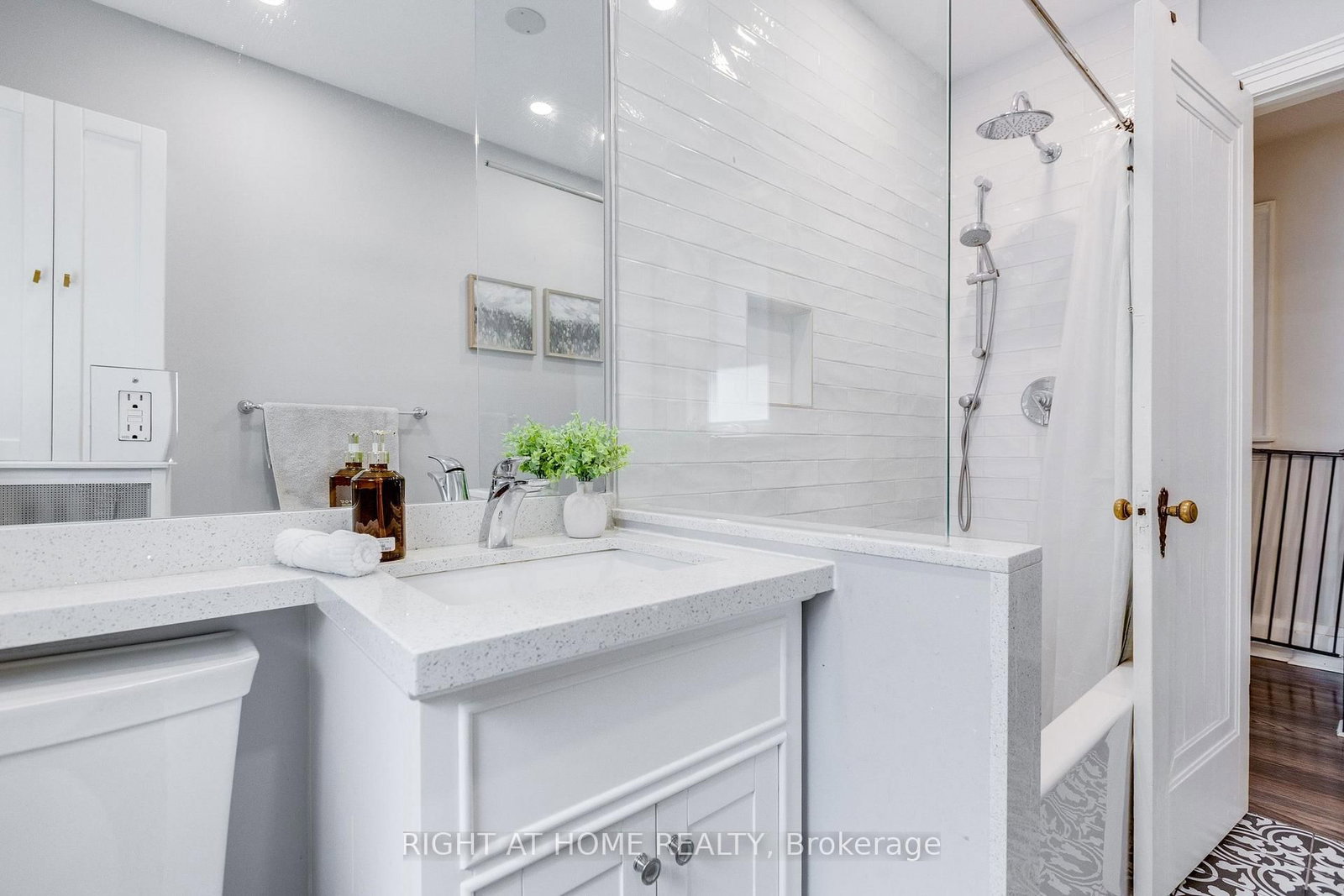 386 Winona Drive • Toronto, ON photo 26