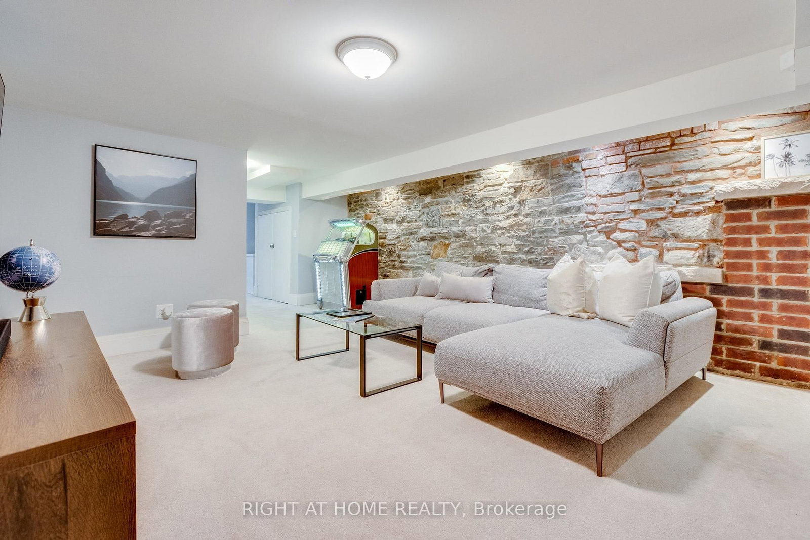 386 Winona Drive • Toronto, ON photo 29