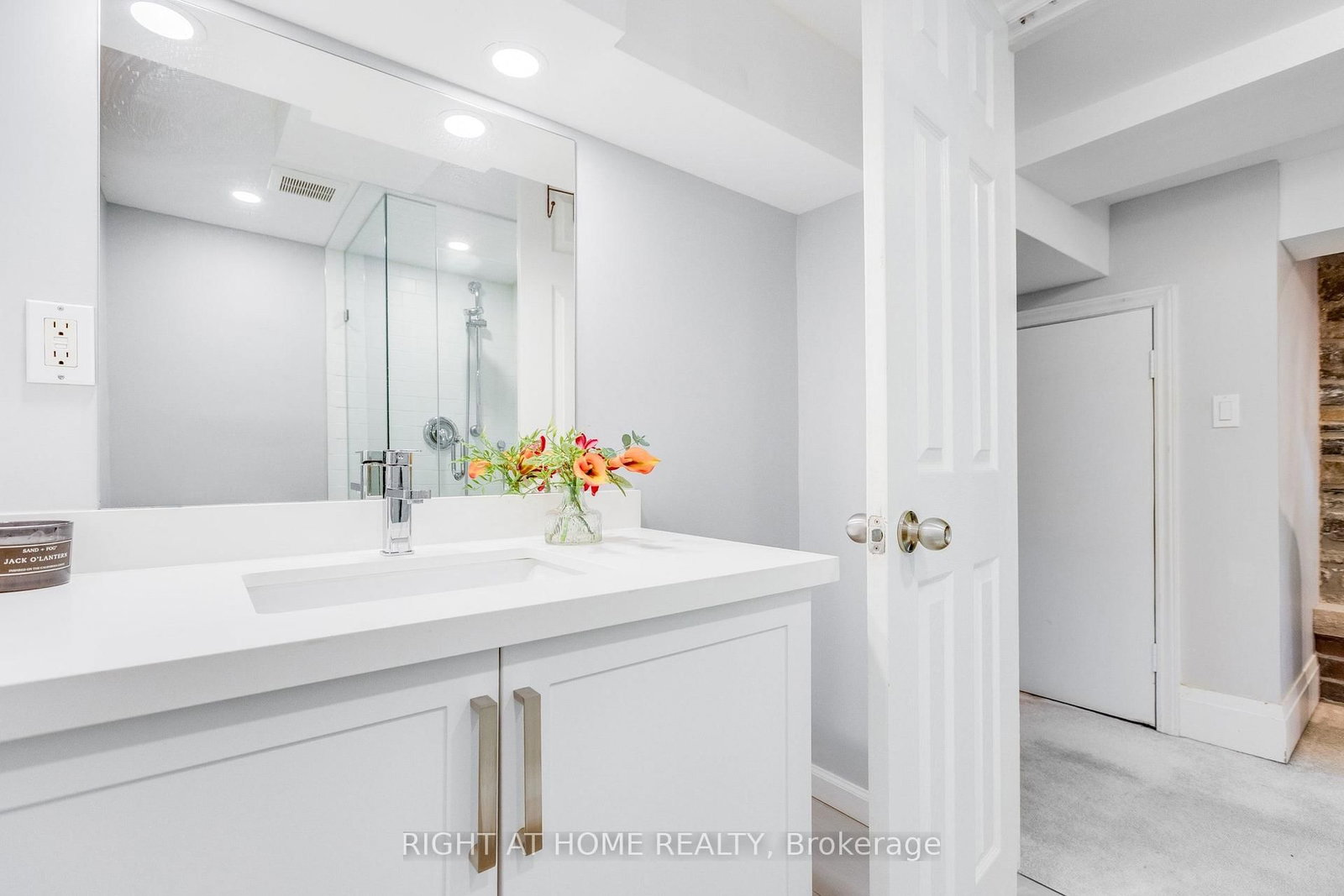 386 Winona Drive • Toronto, ON photo 31