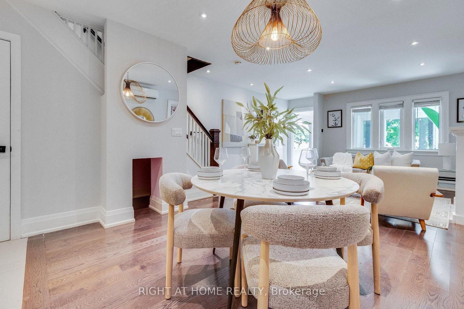 386 Winona Drive • Toronto, ON photo 9