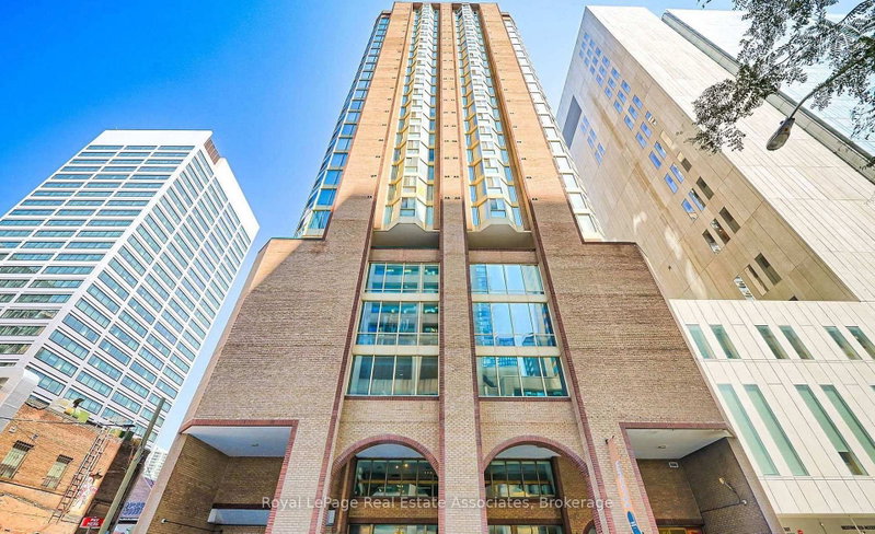 1805 - 55 Centre Avenue