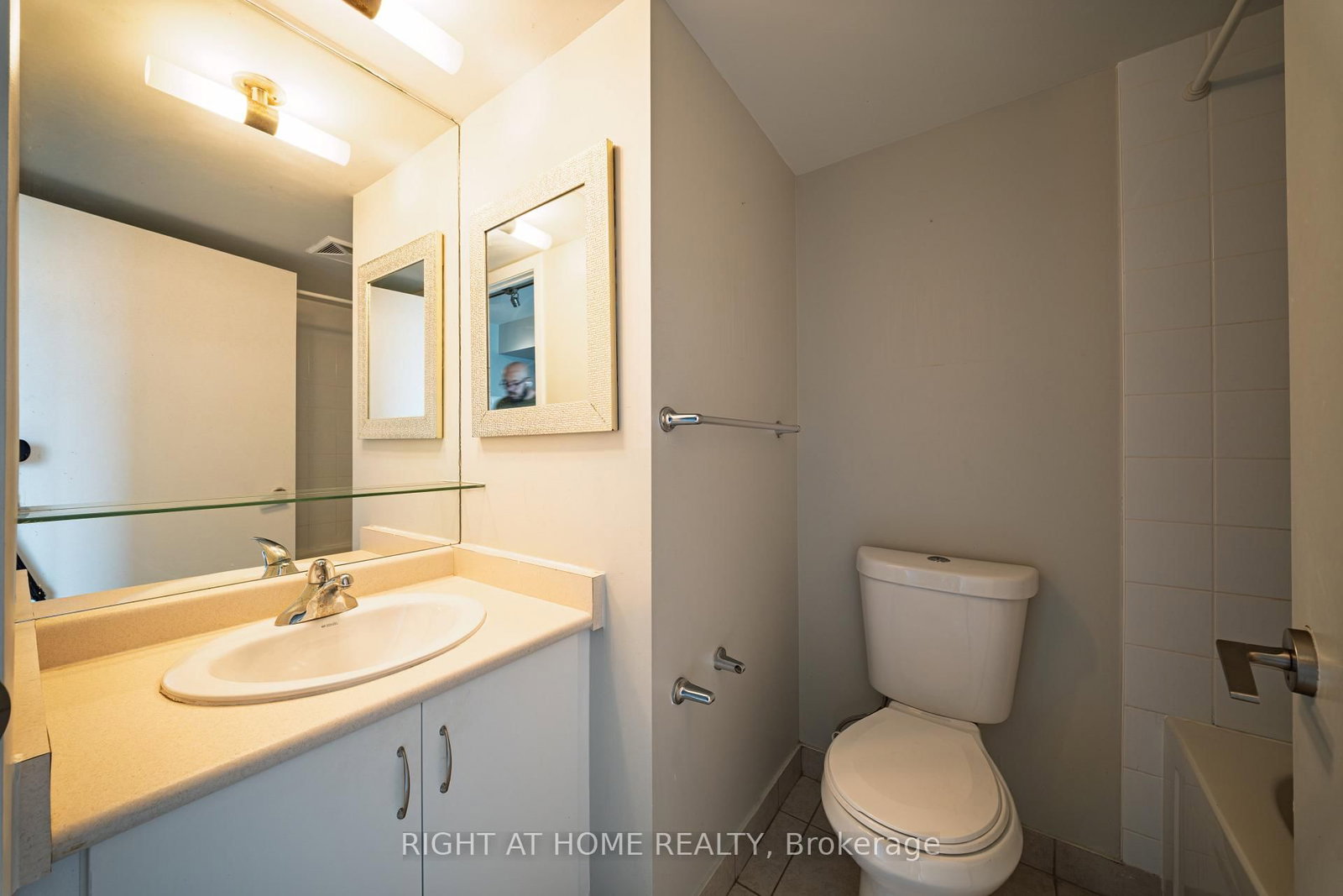 215 Fort York Boulevard • #1206 • Toronto, ON photo 14