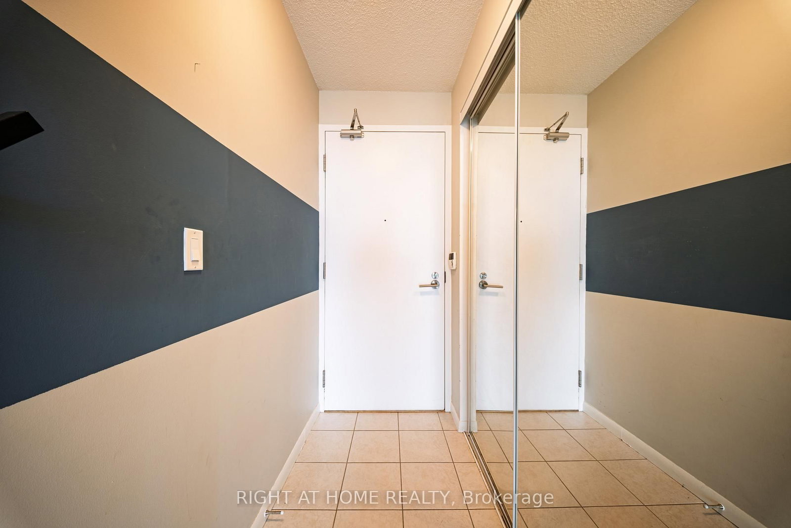 215 Fort York Boulevard • #1206 • Toronto, ON photo 4