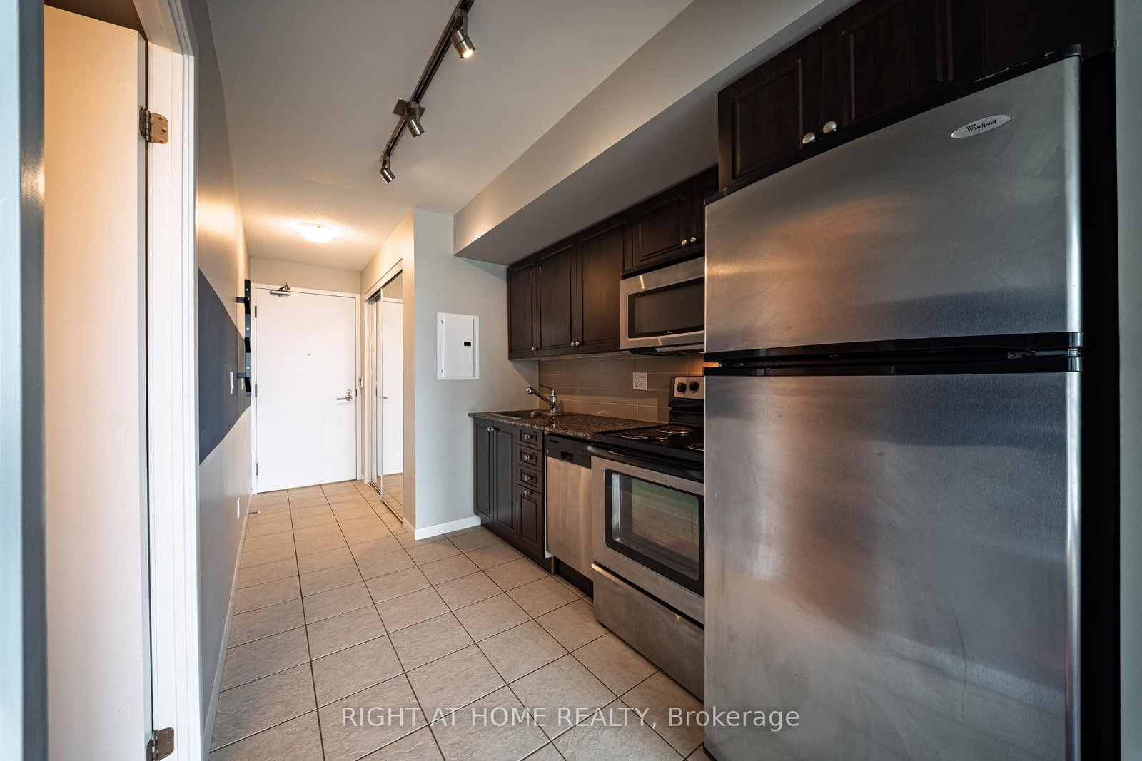 215 Fort York Boulevard • #1206 • Toronto, ON photo 8