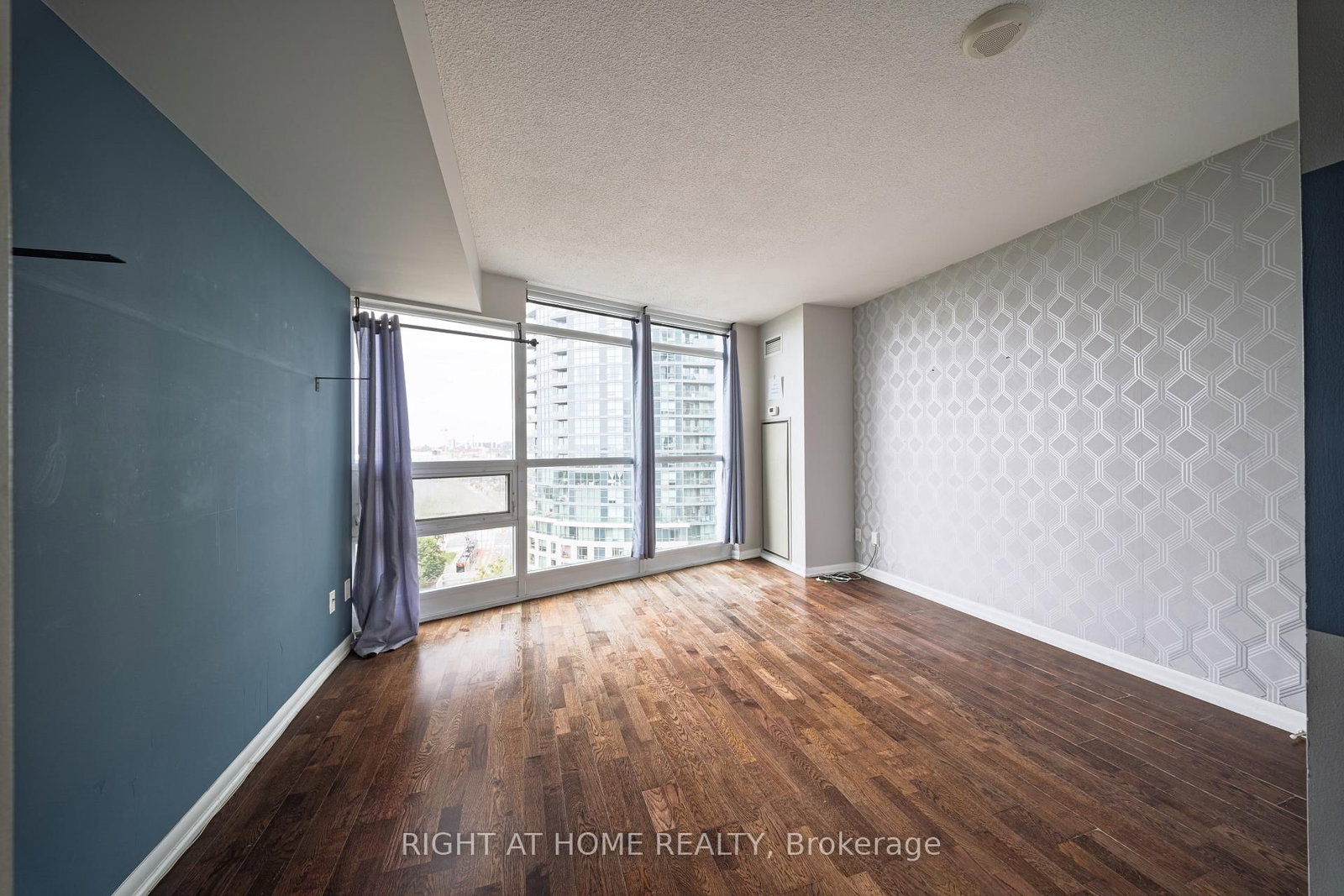 215 Fort York Boulevard • #1206 • Toronto, ON photo 9