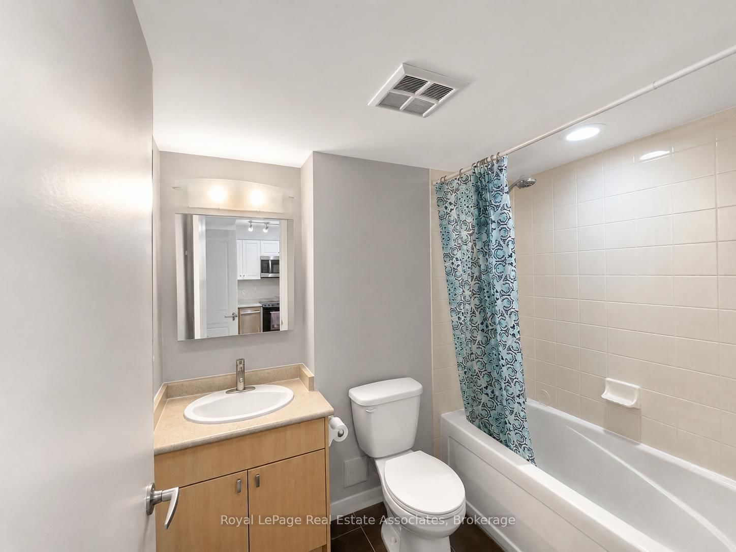 Condo for lease at 311-600 Fleet Street, Toronto, Ontario, M5V 1B7 - Niagara - MLS: C13699208