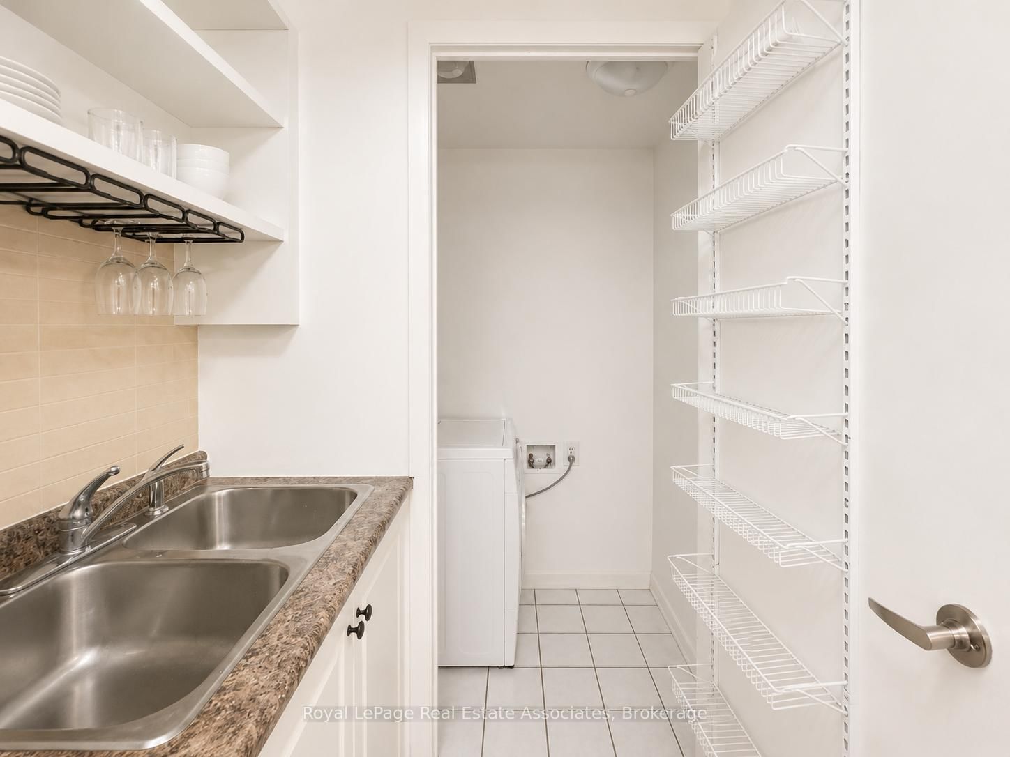 Condo for lease at 311-600 Fleet Street, Toronto, Ontario, M5V 1B7 - Niagara - MLS: C13699208