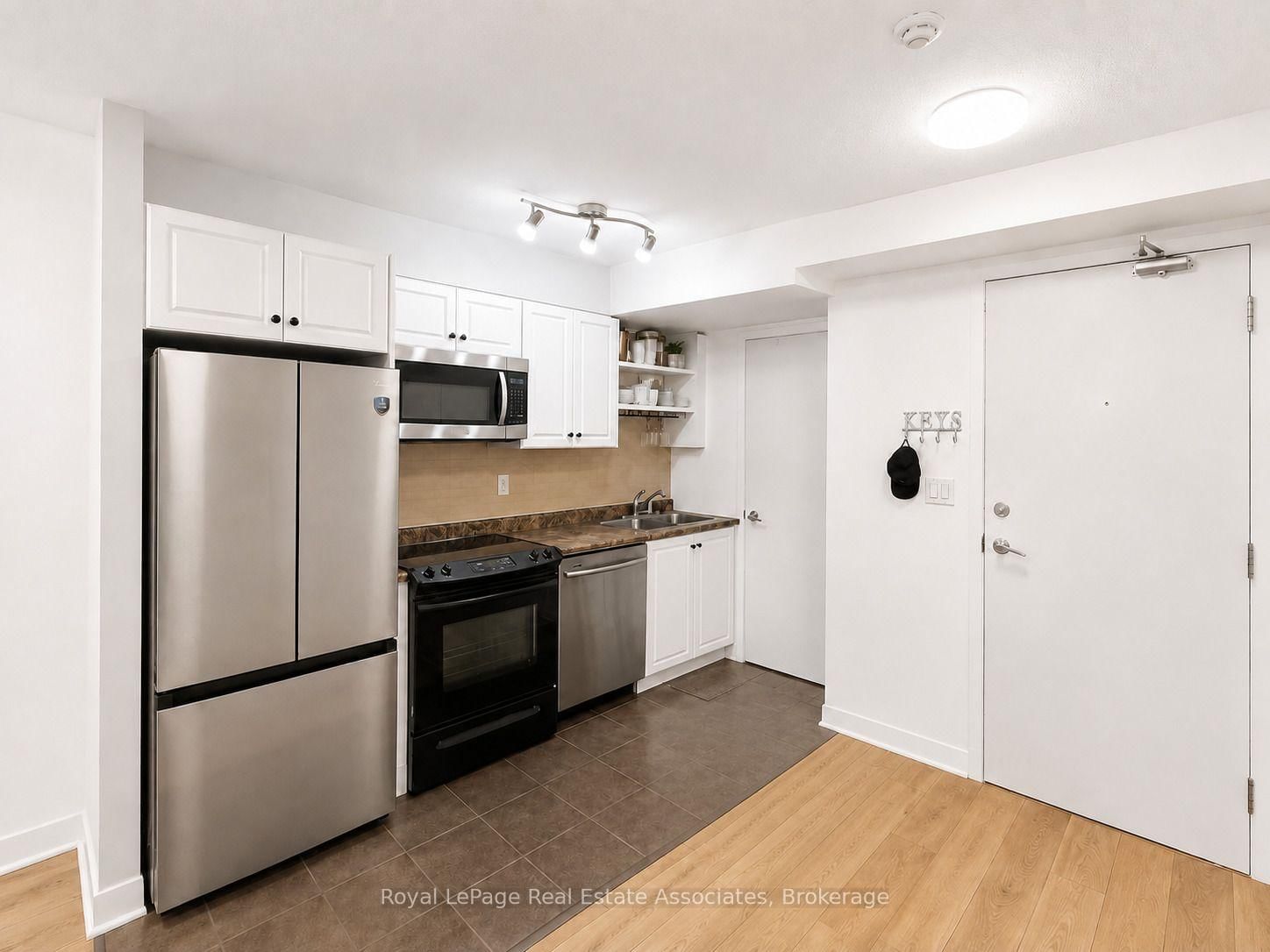 Condo for lease at 311-600 Fleet Street, Toronto, Ontario, M5V 1B7 - Niagara - MLS: C13699208