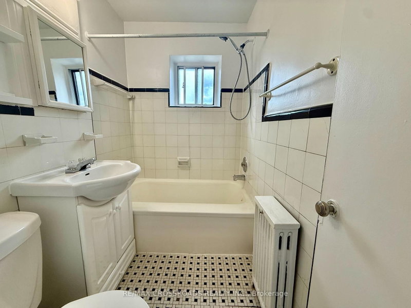 213 - 2770 Yonge Street