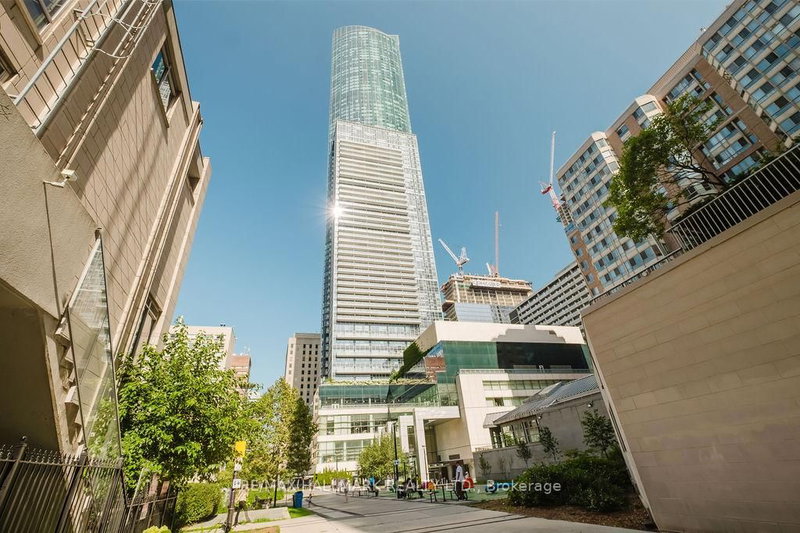 6104 - 388 YONGE Street