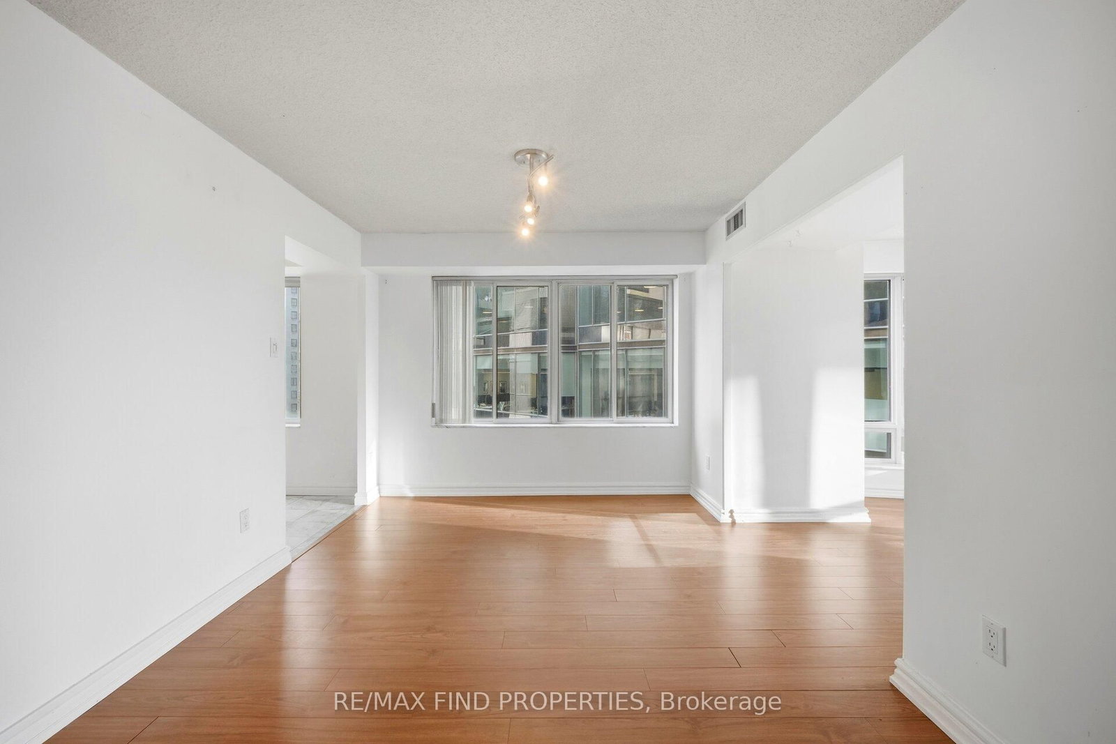 33 University Avenue • #1203 • Toronto, ON photo 16