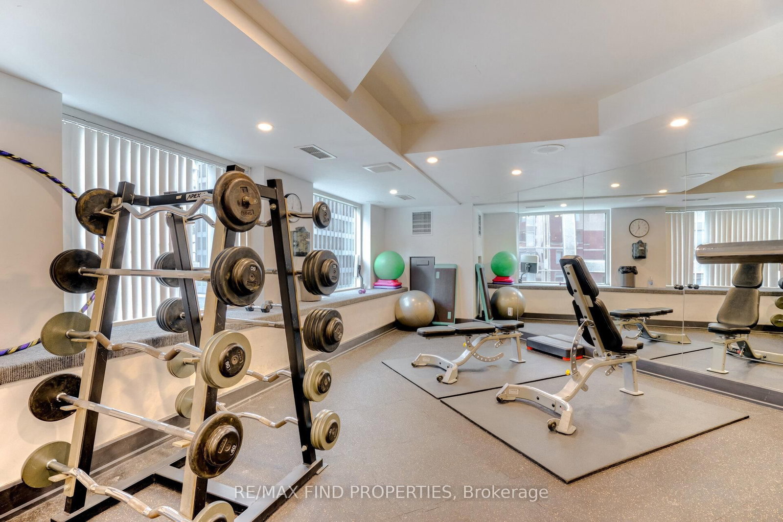 33 University Avenue • #1203 • Toronto, ON photo 39