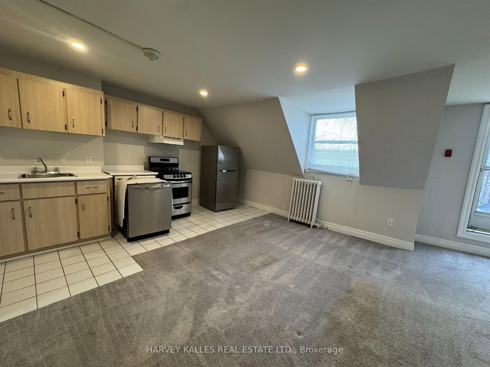 301 - 676 Huron Street, Toronto 3