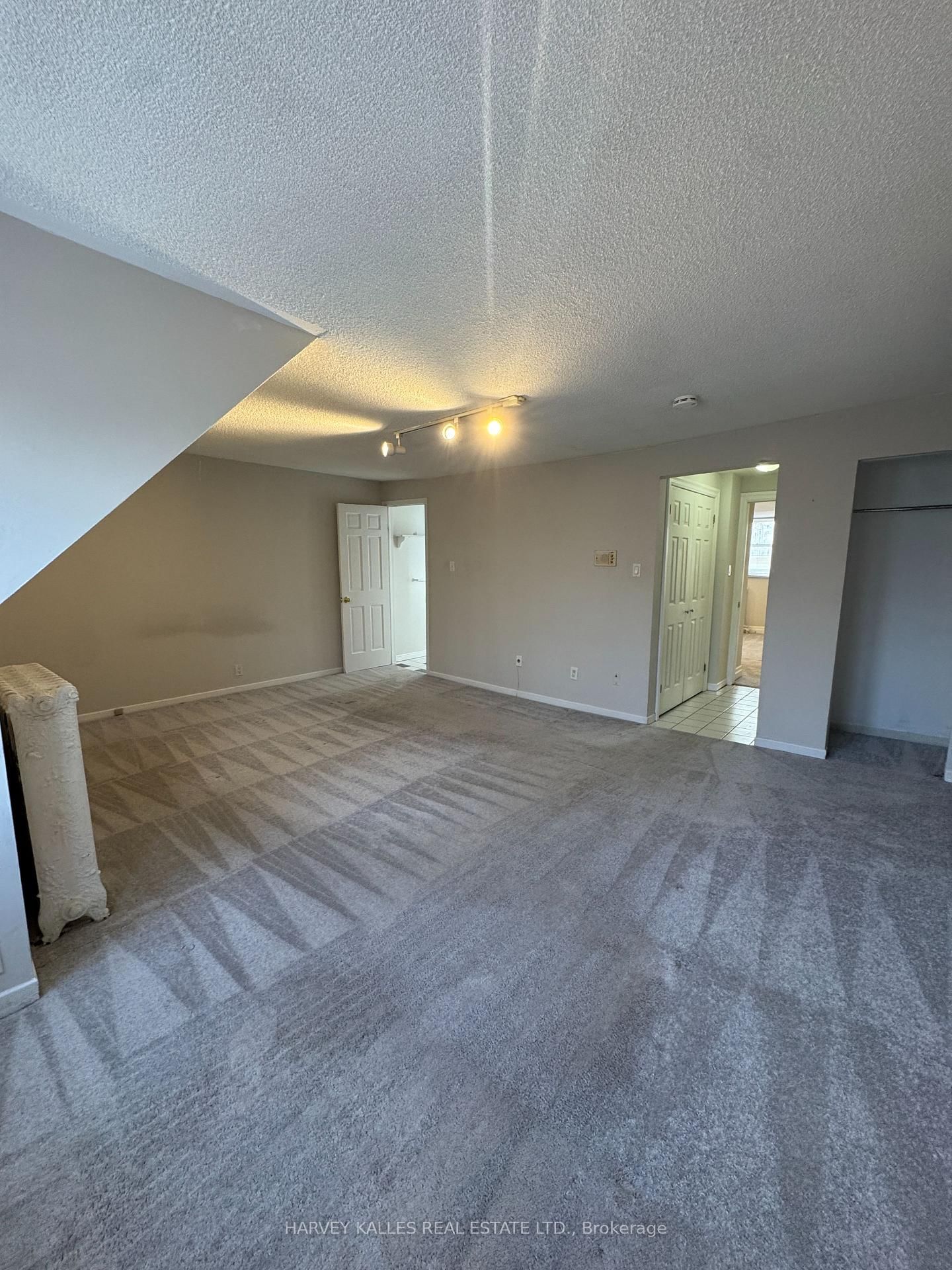 301 - 676 Huron Street, Toronto 5