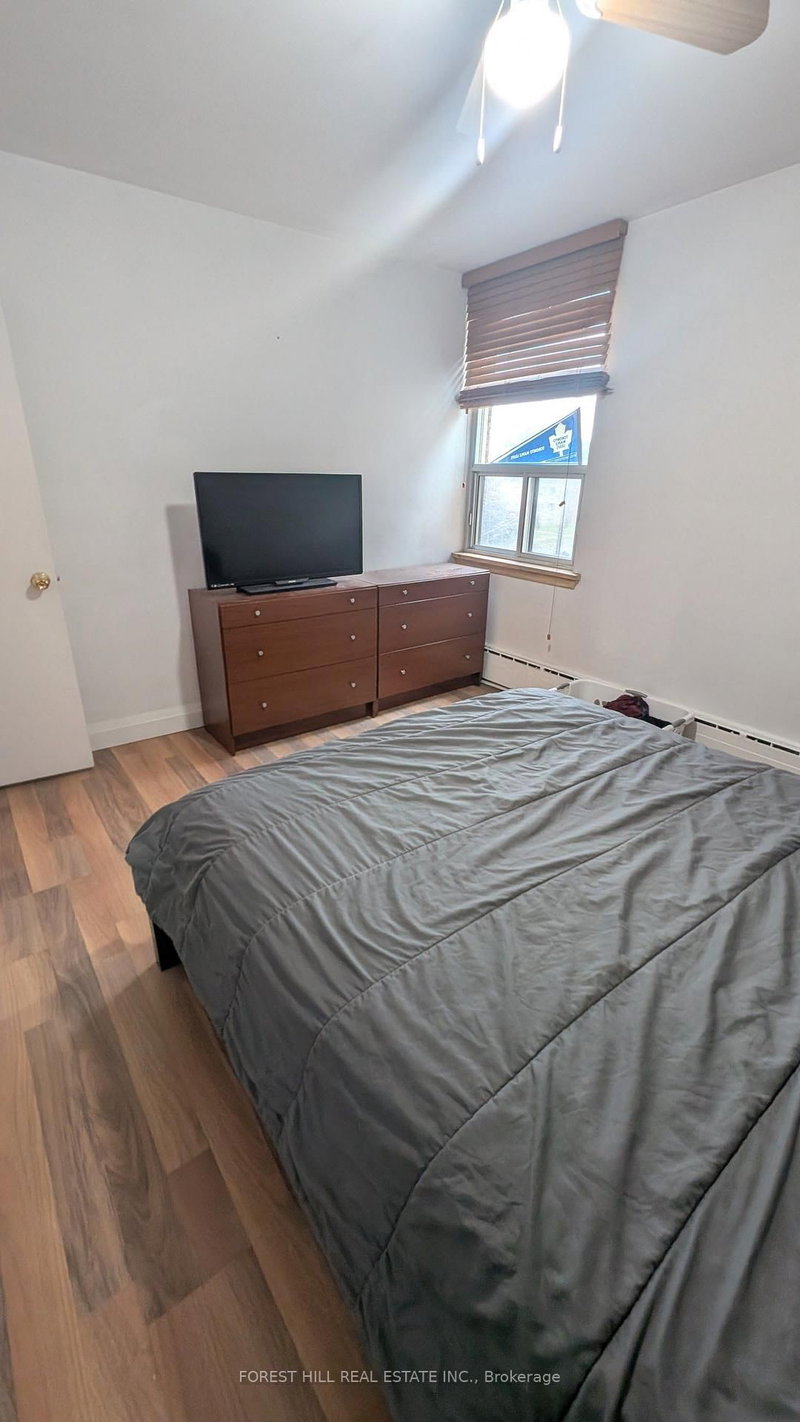 55 Neptune Toronto,ON M6A 1X2 — Photo 12