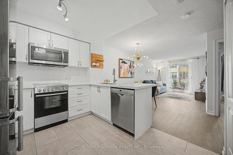 706 - 212 Eglinton Avenue