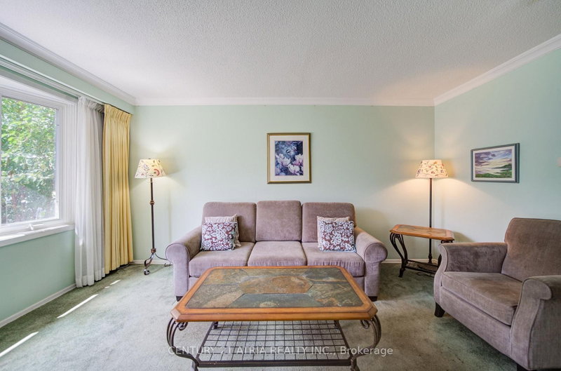 141 Hollyberry Trail