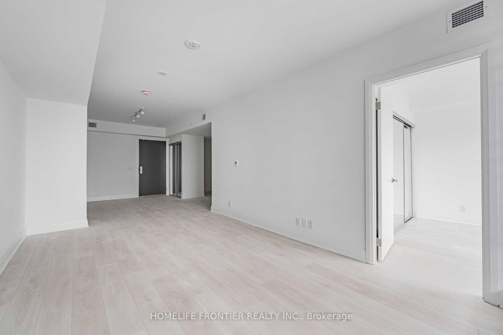 33 Frederick Todd Way • #516 • Toronto, ON photo 10