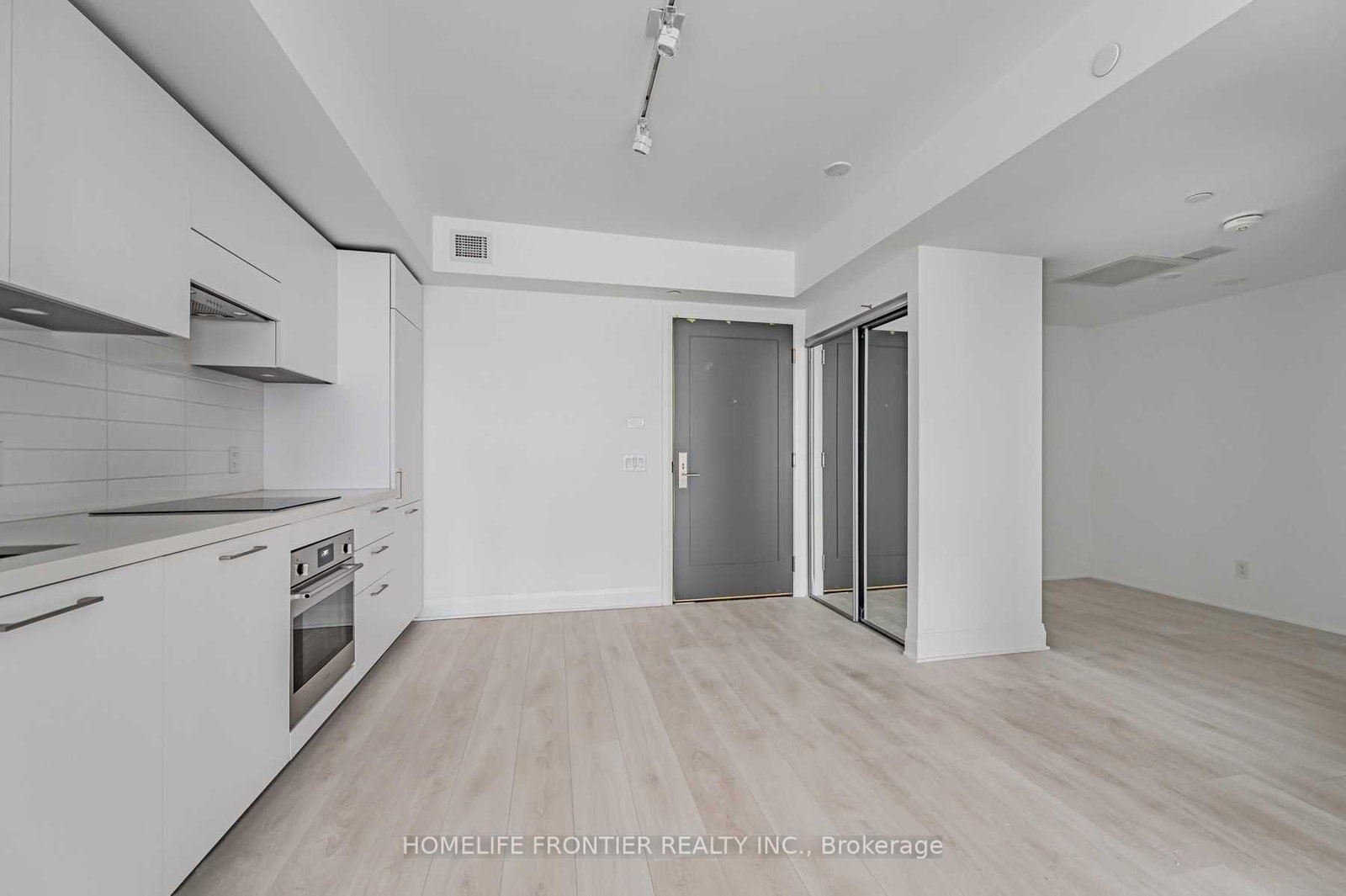 33 Frederick Todd Way • #516 • Toronto, ON photo 11