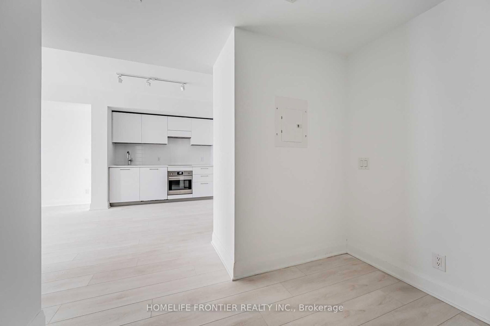 33 Frederick Todd Way • #516 • Toronto, ON photo 13