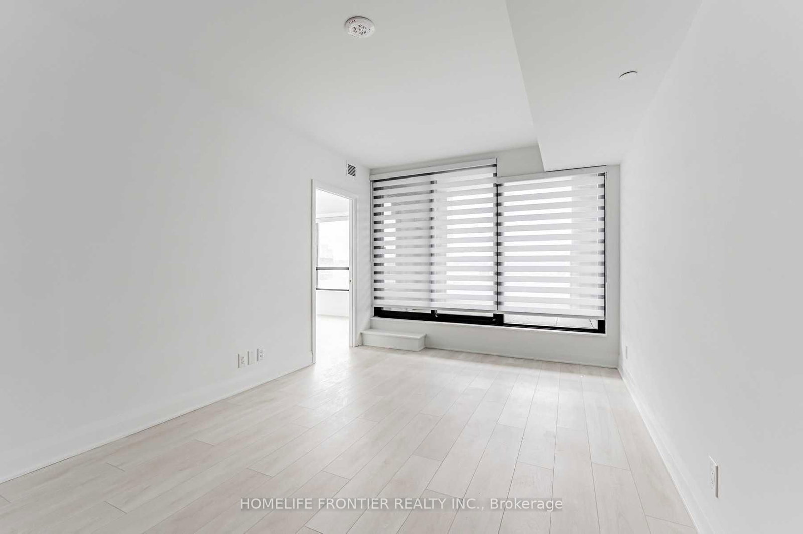 33 Frederick Todd Way • #516 • Toronto, ON photo 8