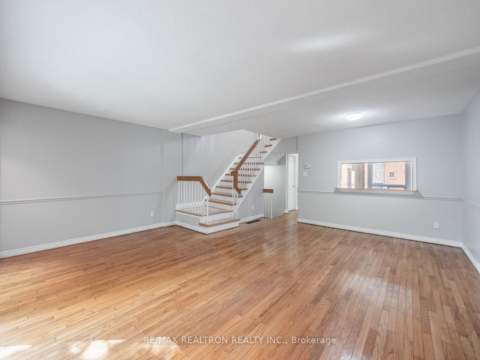 43 Wild Gingerway Road • Toronto, ON photo 8