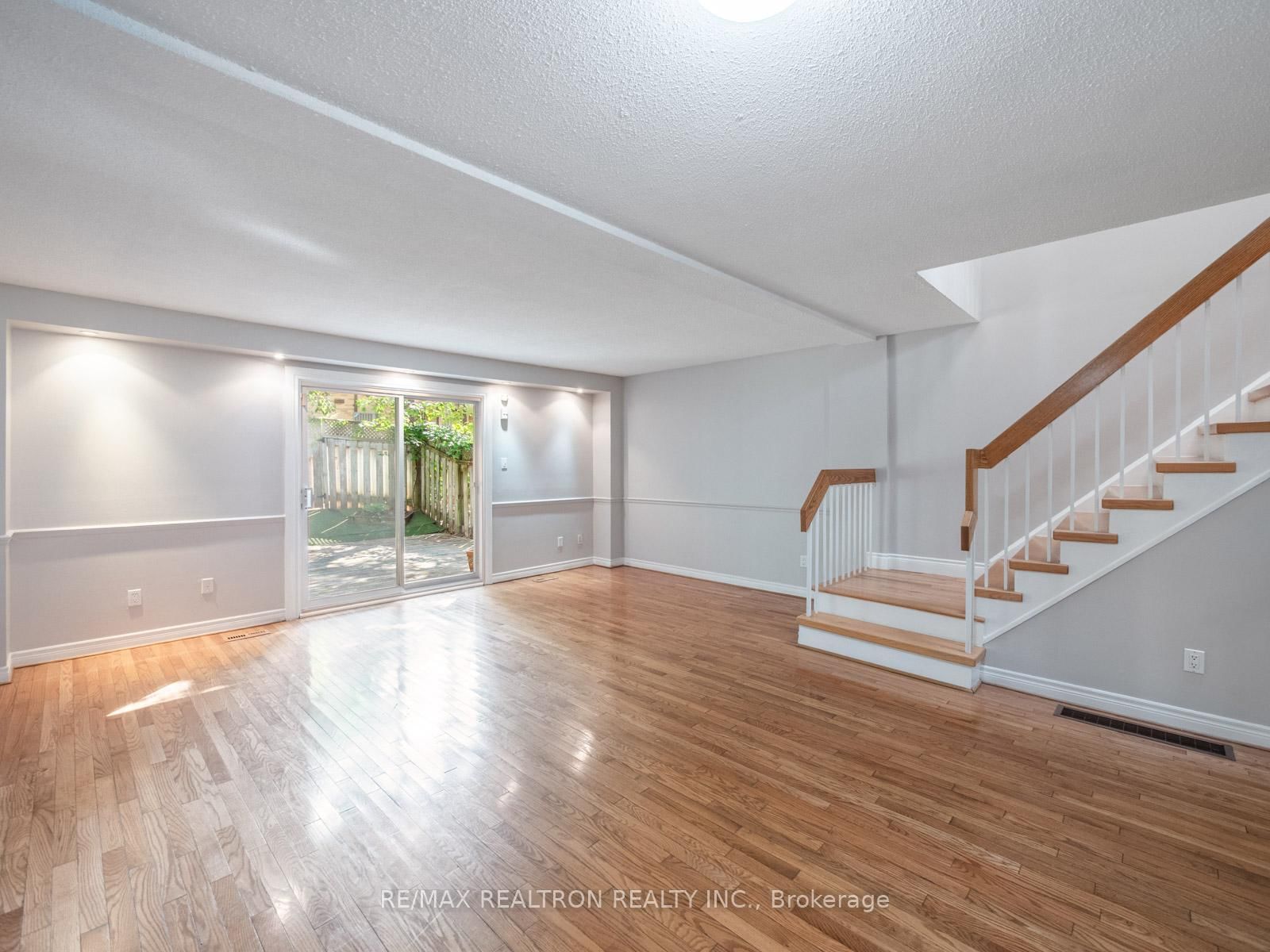 43 Wild Gingerway Road • Toronto, ON photo 9