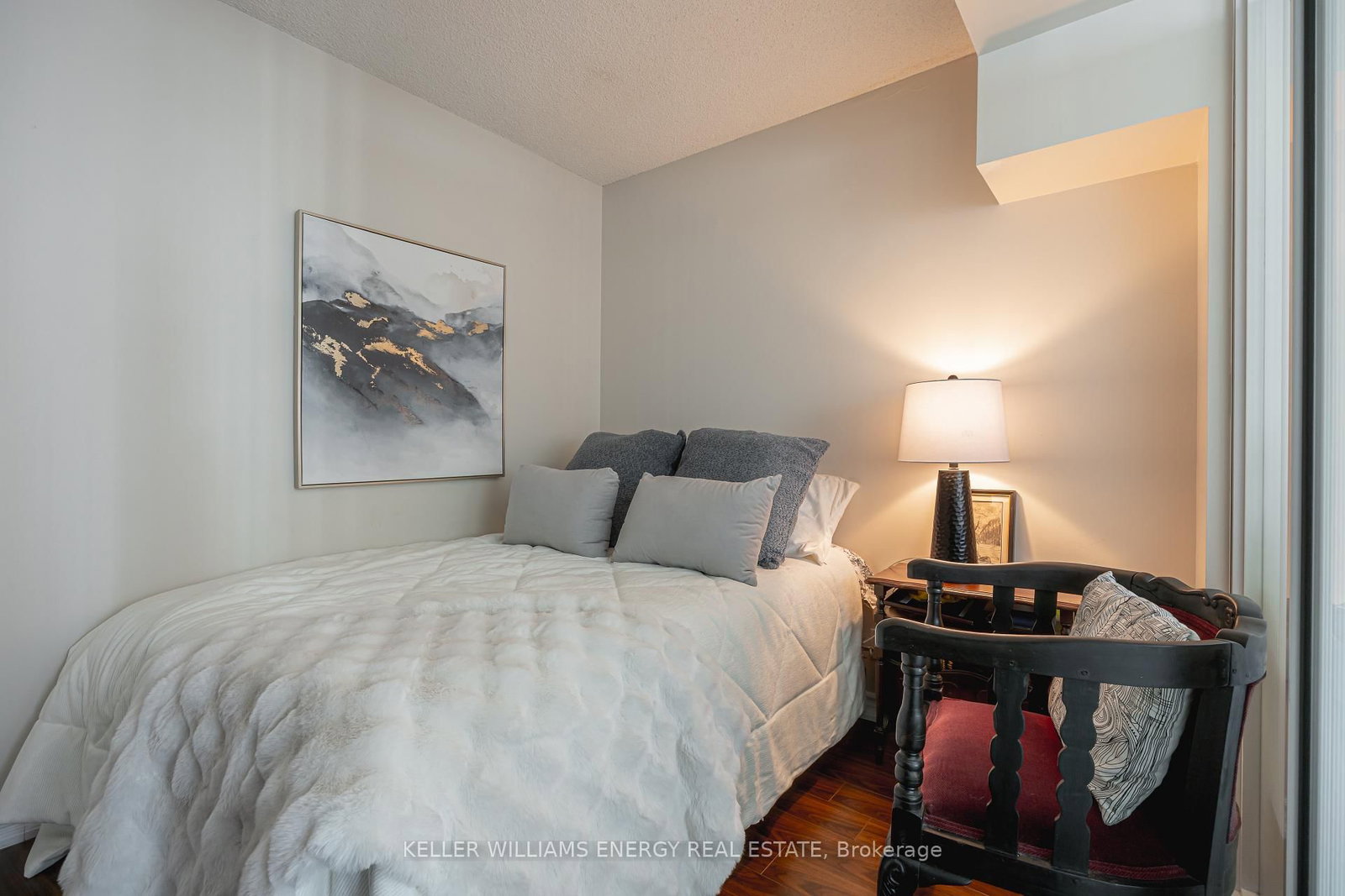 10 Yonge Street • #1604 • Toronto, ON photo 14