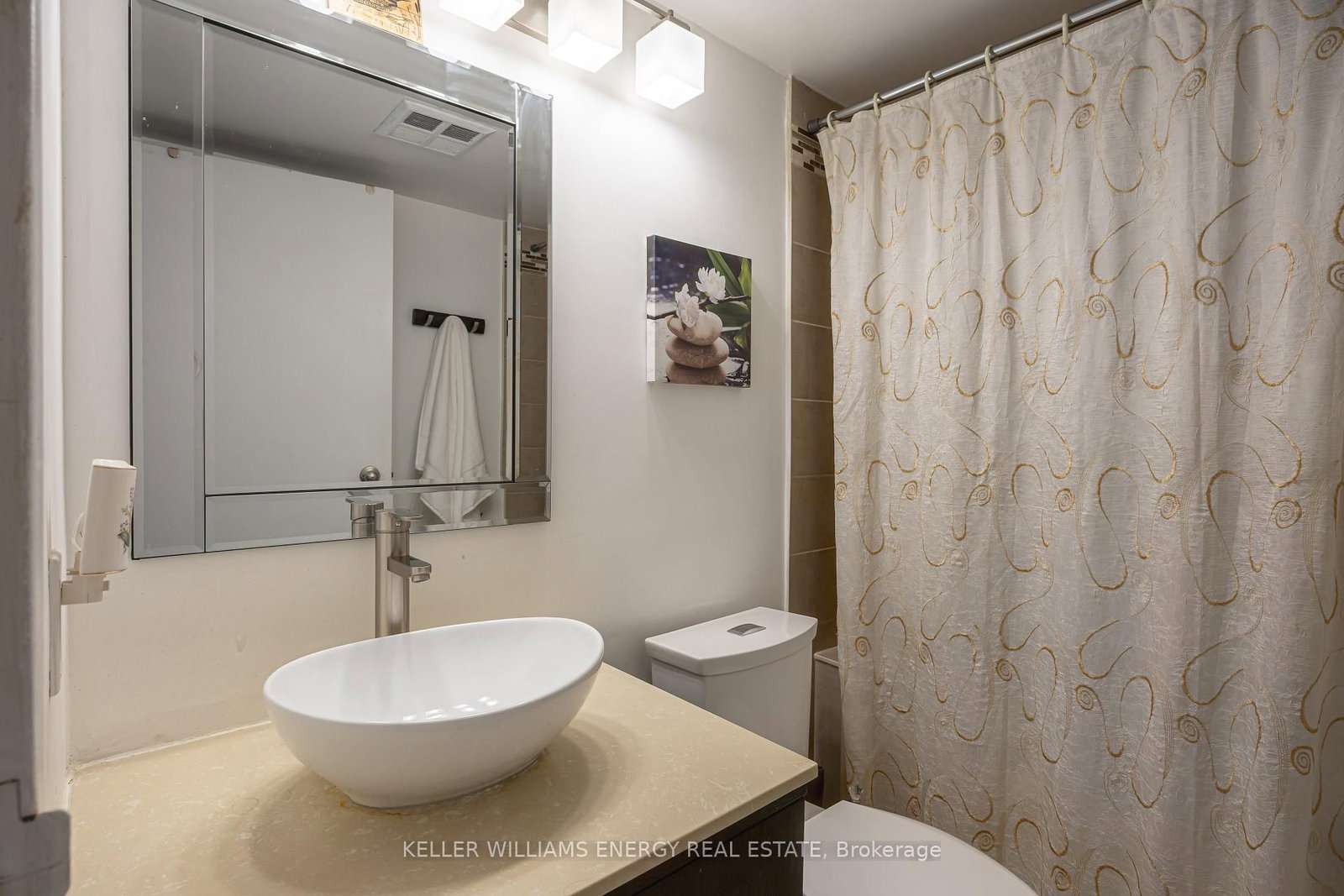 10 Yonge Street • #1604 • Toronto, ON photo 18