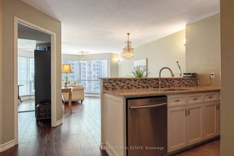 1604 - 10 Yonge Street