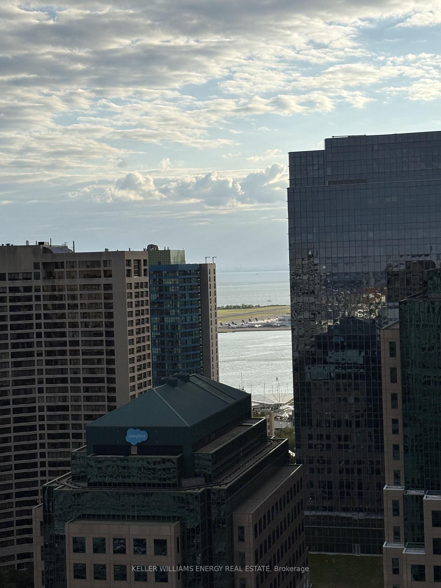 10 Yonge Street • #1604 • Toronto, ON photo 38