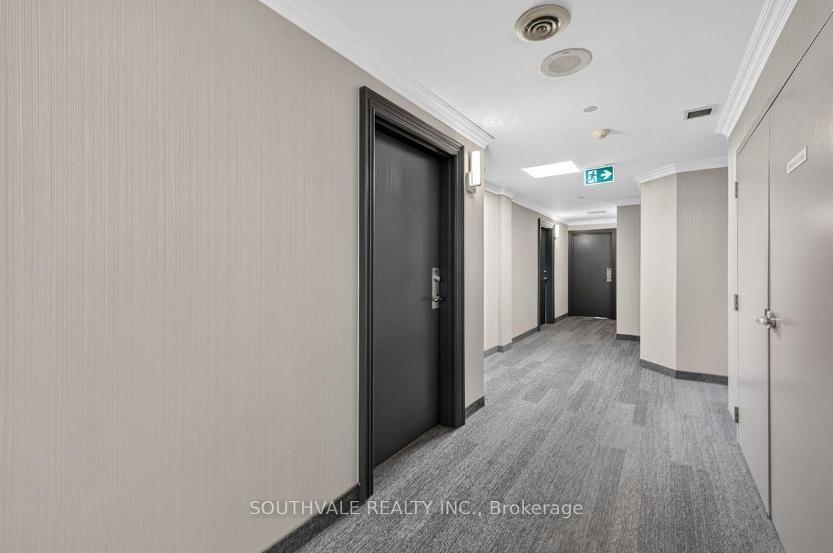 393 King St. W • #1107 • Toronto, ON photo 11