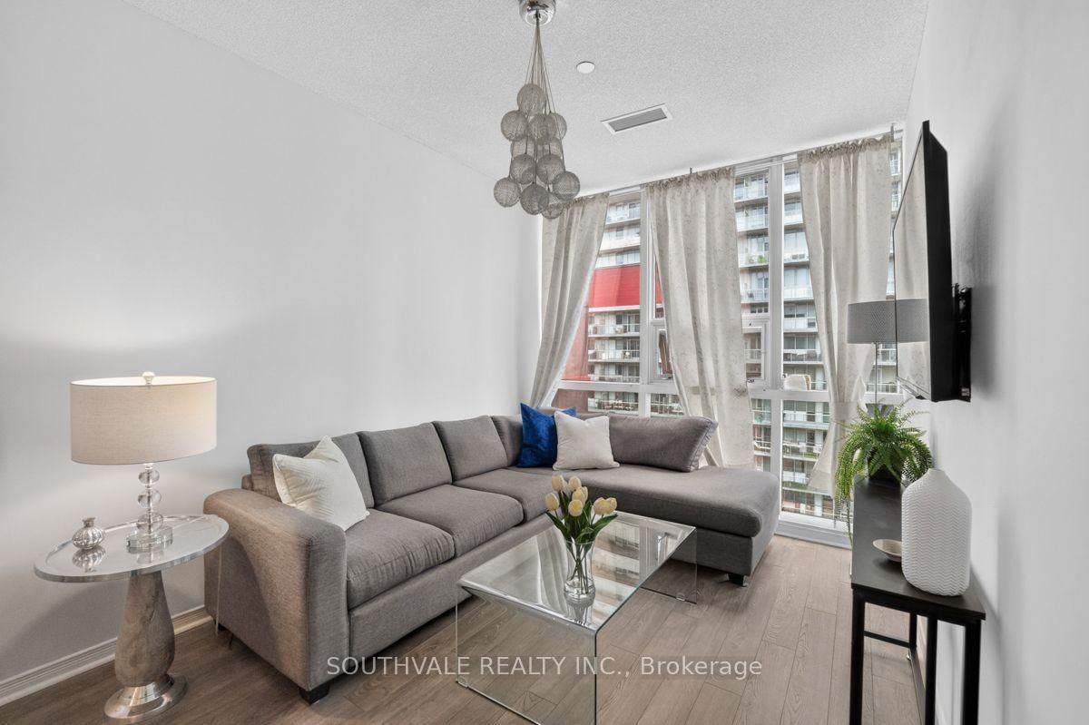 393 King St. W • #1107 • Toronto, ON photo 14