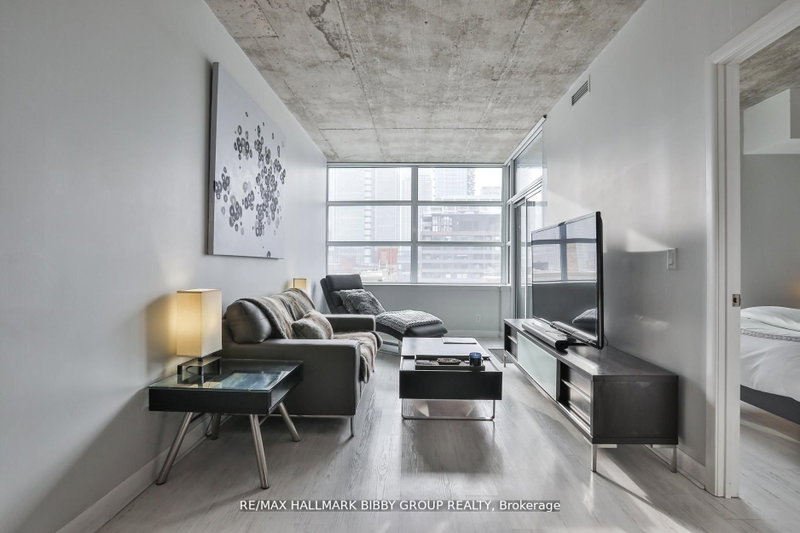 606 - 478 King Street W