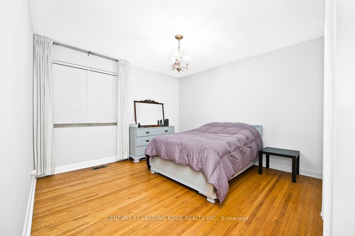 1 Bradgate Road • Toronto, ON photo 15