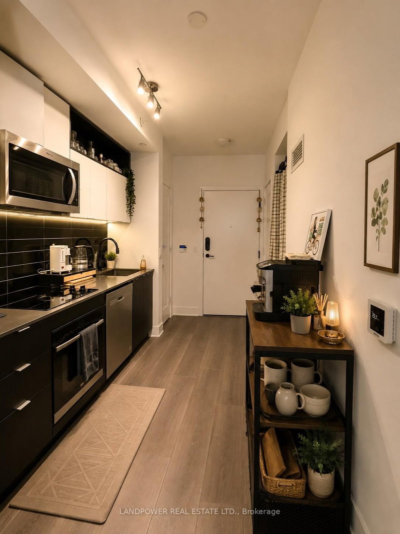 678 W - 135 Lower Sherbourne Street
