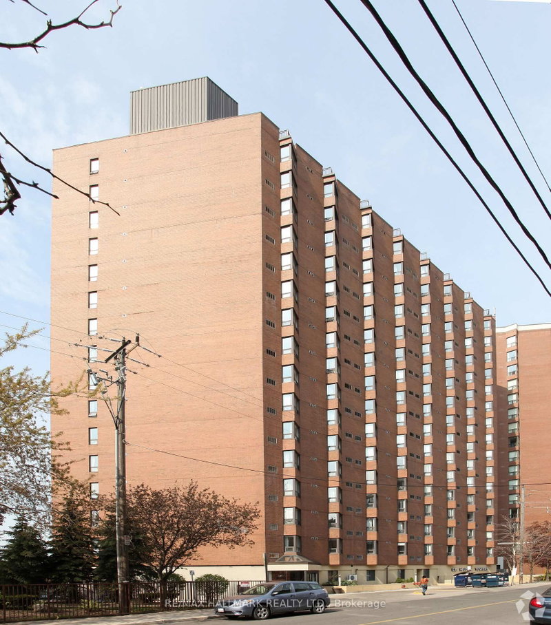 800 Vaughan Road