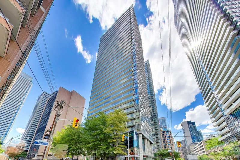 3305 - 37 Grosvenor Street
