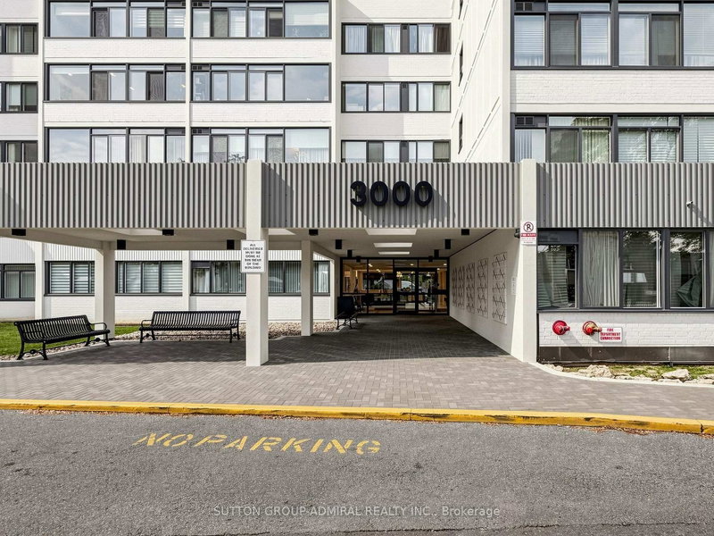 708 - 3000 Bathurst Street