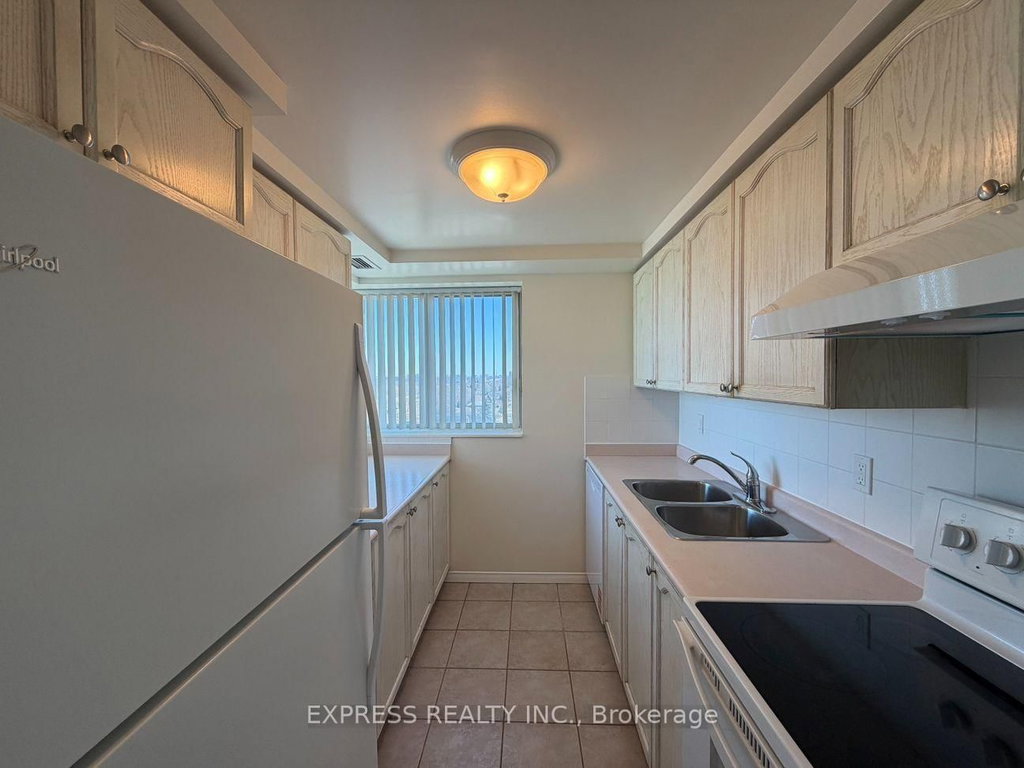 LPH07 - 39 Pemberton Avenue 3