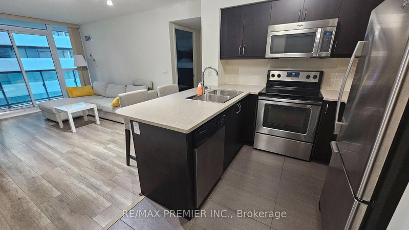 2507 - 19 Grand Trunk Crescent