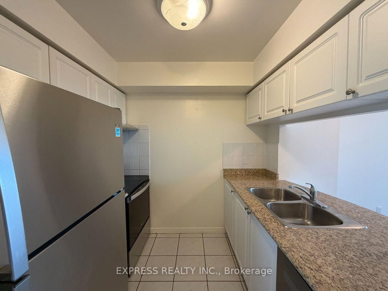 1602 - 8 Hillcrest Avenue