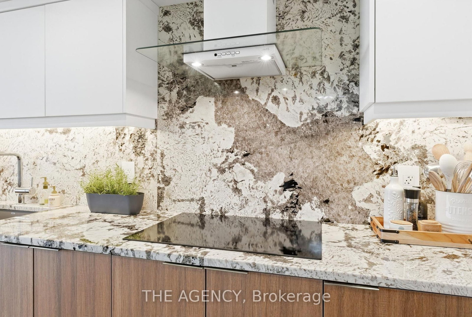 900 Yonge Street • #902 • Toronto, ON photo 17