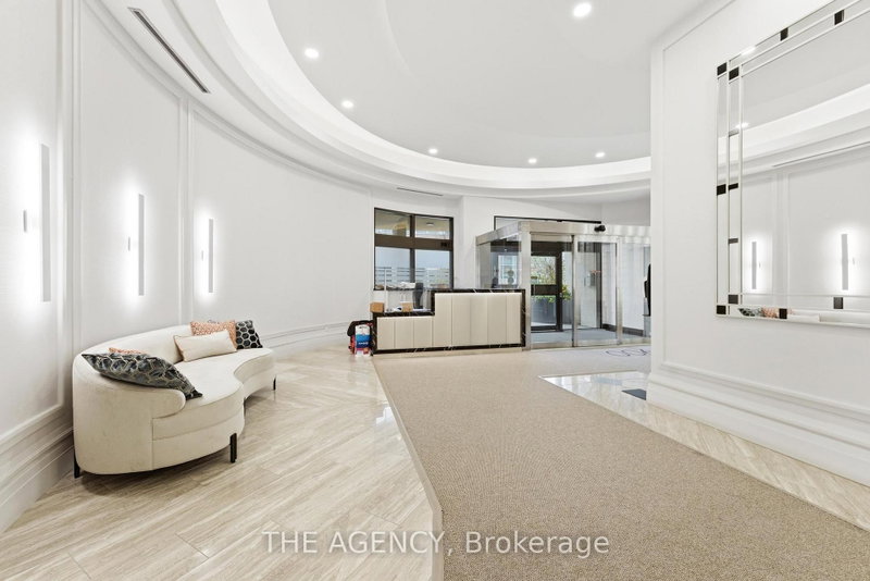 902 - 900 Yonge Street
