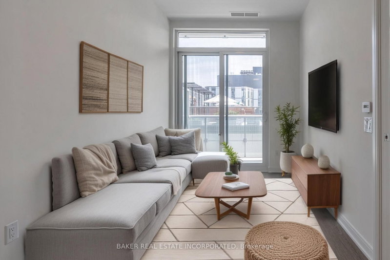 907 - 425 Front Street E