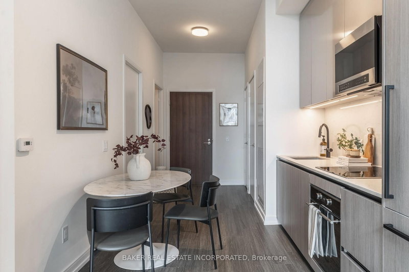 611 - 425 Front Street E