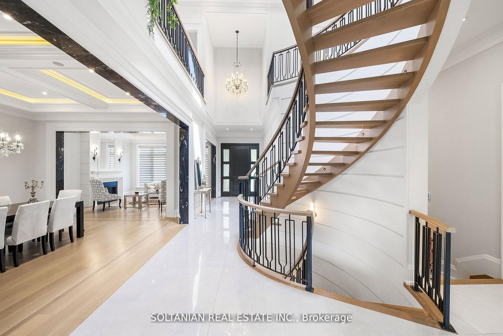 319 Betty Ann Drive • Toronto, ON photo 19